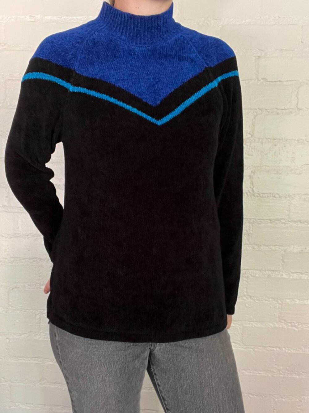 Petite Sophisticate Small Blue Black & Teal Rayon Chenille Sweater Vintage 90s
